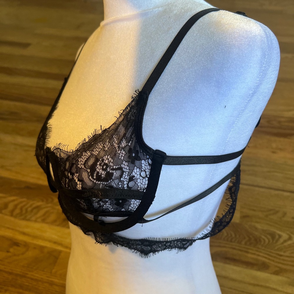 PrettyLittleThing Black Eyelash Lace Strappy Underwire Bra XS - Picture 6 of 8